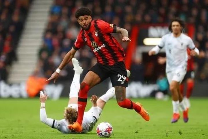 Mo Salah sút hỏng phạt đền, Liverpool thua sốc trên sân Bournemouth