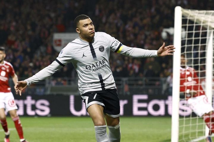 PSG thắng Brest nhưng Mbappe vẫn chưa vui