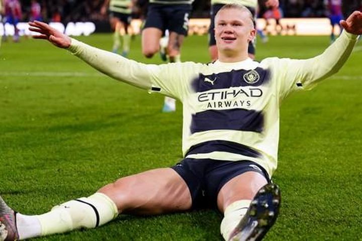 Haaland 'nổ súng', Man City chỉ còn cách Arsenal 2 điểm