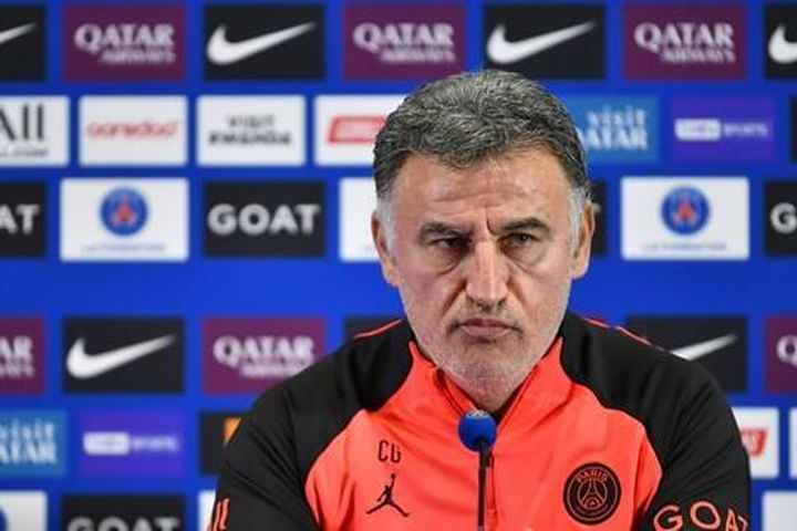 HLV PSG đáp trả chỉ trích sau khi được Messi và Mbappe cứu