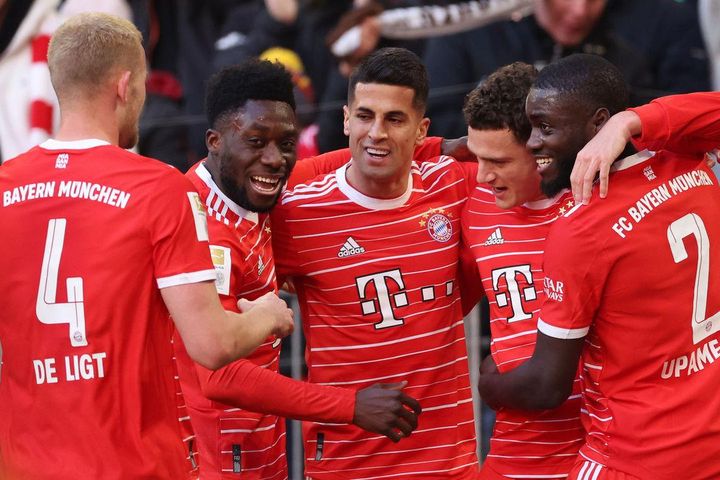 Bayern độc chiếm ngôi đầu Bundesliga sau 'cơn mưa bàn thắng'