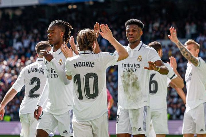Real Madrid ngược dòng ấn tượng trước Espanyol