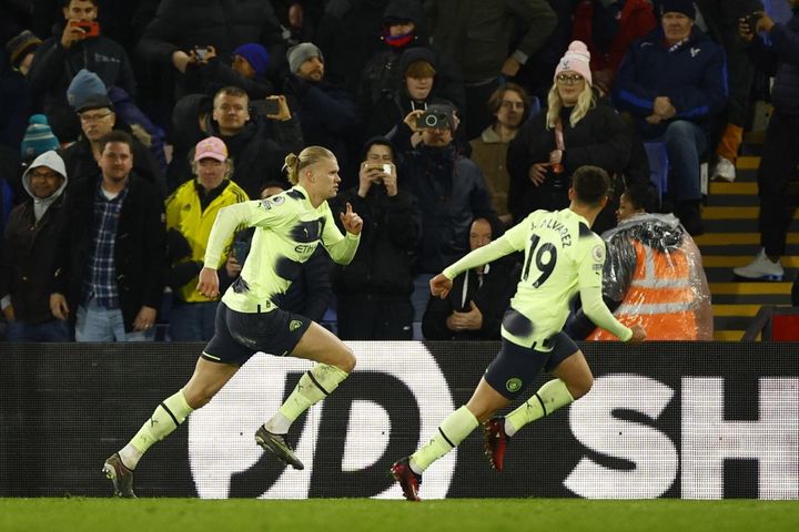 'Quái vật' Erling Haaland ghi bàn, Man City thắng nhọc Crystal Palace