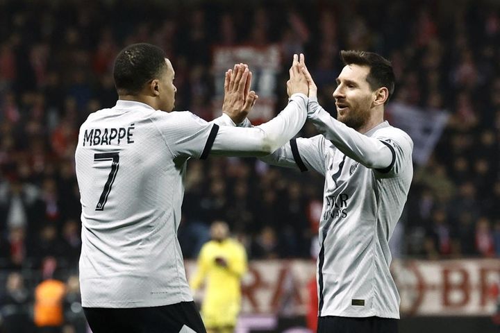 Messi kiến tạo cho Mbappe ghi bàn, PSG thắng Brest ở phút 90