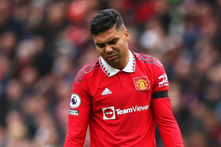 Kết quả Ngoại Hạng Anh: Casemiro bị đuổi, Man Utd chật vật hòa Southampton