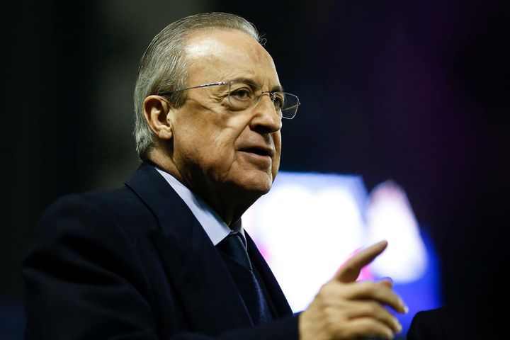 'Ông trùm' của Real Madrid muốn kiện Barcelona