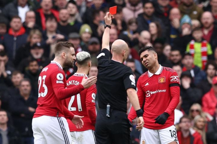 Casemiro sẽ bị treo giò tới 4 trận