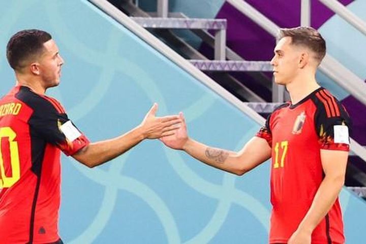 Hazard: 'Không hiểu vì sao Trossard hay thế mà vẫn phải dự bị cho tôi'