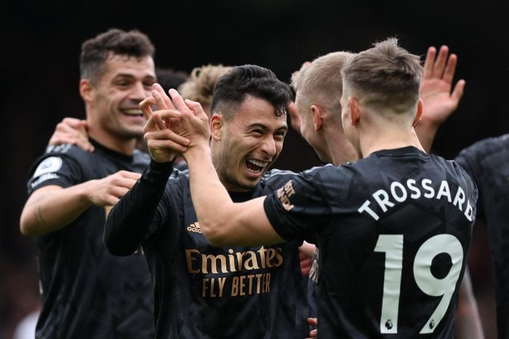 Trossard lập kỷ lục Ngoại hạng Anh, Arsenal thắng dễ Fulham