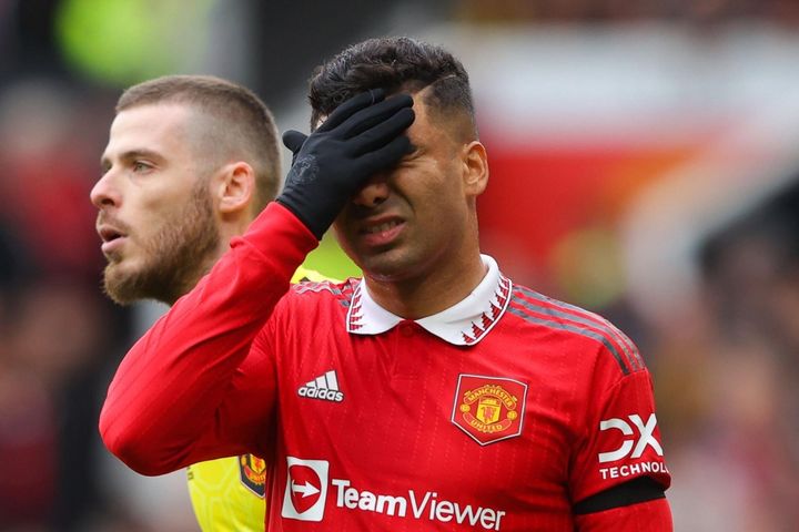 Casemiro bị tăng nặng án phạt, treo giò 4 trận