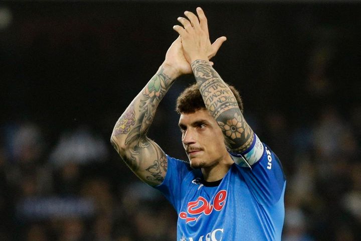 Bóng đá Italy khác Anh thế nào