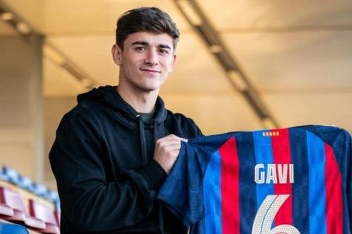 Gavi bị loại khỏi đội 1 Barca