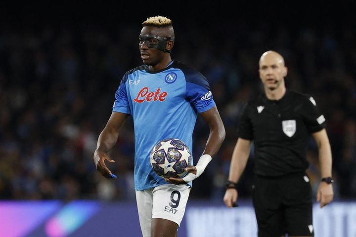 Napoli hét giá kỷ lục cho tiền đạo mục tiêu của MU