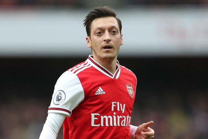 Mesut Ozil giải nghệ