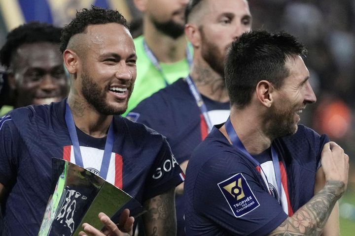 Messi, Neymar có thể sang Thái Lan tranh Siêu cúp