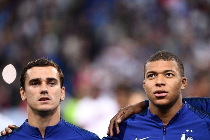 Mbappe gặp Griezmann để nói về tấm băng đội trưởng