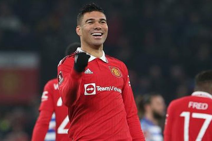 Sao Man United được trao băng đội trưởng tuyển Brazil