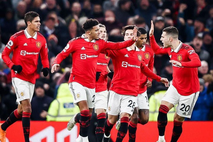 Tỷ phú Qatar chính thức gửi giá thầu để mua lại Man United