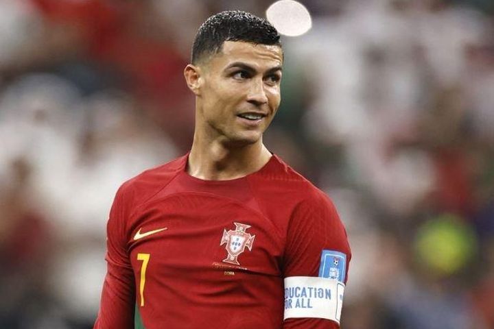 Ronaldo đi vào lịch sử