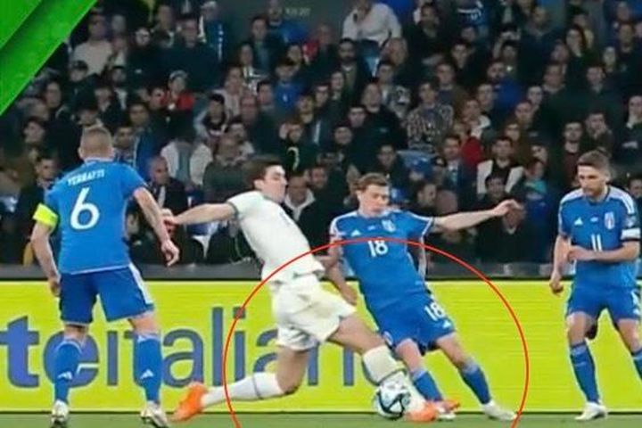 Maguire mắc sai lầm trong bàn thua của tuyển Anh