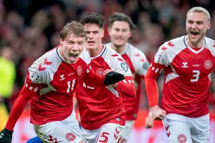 Vòng loại Euro 2024, Bảng H: Hojlund lập hat-trick, Đan Mạch đánh bại Phần Lan