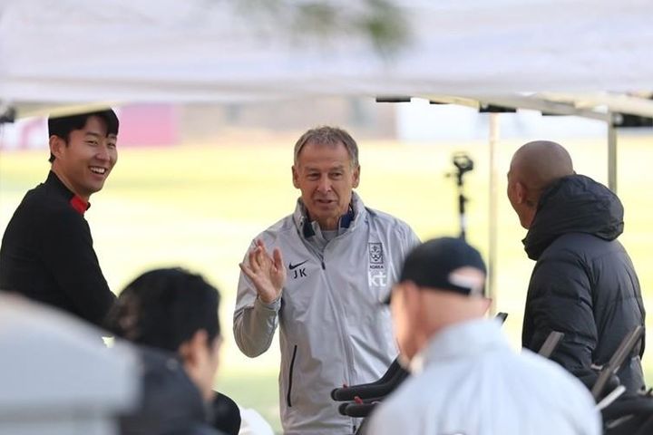 Jurgen Klinsmann dẫn dắt tuyển Hàn Quốc: Đôi bên hòa nhịp K-Pop?