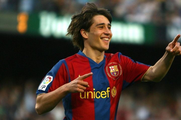 Cựu 'thần đồng' của Barca giải nghệ ở tuổi 32