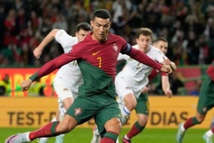 Ronaldo lập kỷ lục cầu thủ ghi nhiều bàn thắng nhất cho đội tuyển quốc gia