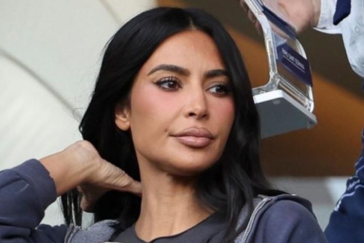 Kim Kardashian bị đề nghị cấm đến sân bóng ở Scotland