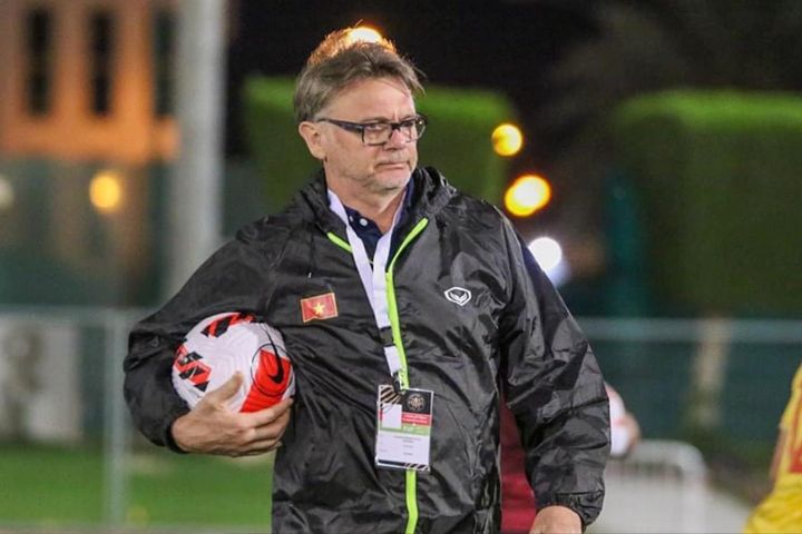 U23 Việt Nam thua đậm nhất sau thời HLV Park: Đá kiểm soát bóng, ông Troussier có lỗi thời?
