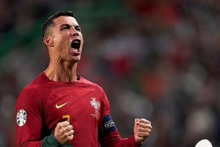 Ronaldo phá kỷ lục trong chiến thắng của Bồ Đào Nha