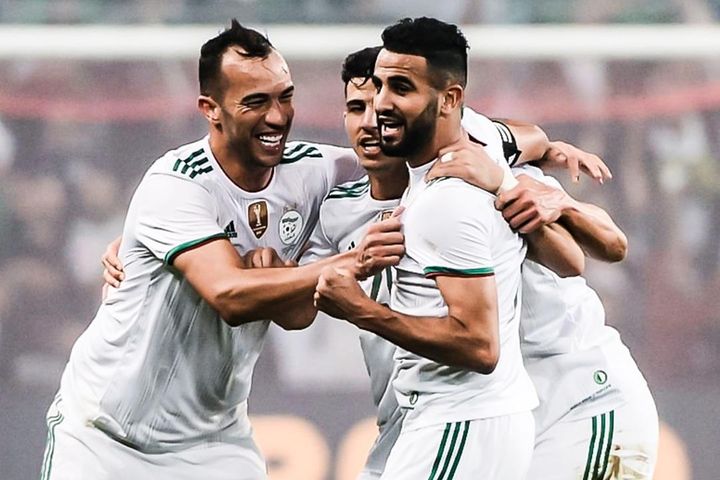 Mahrez ghi bàn định đoạt trận đấu