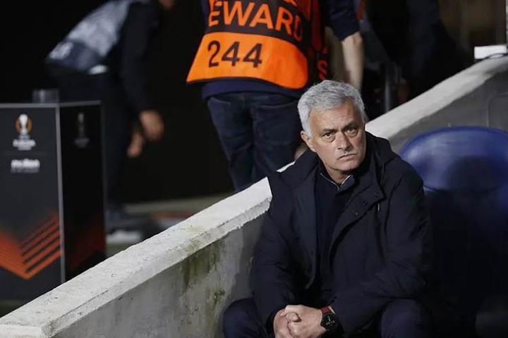 Mourinho gây áp lực AS Roma, chuẩn bị trở về Real Madrid thay Ancelotti?
