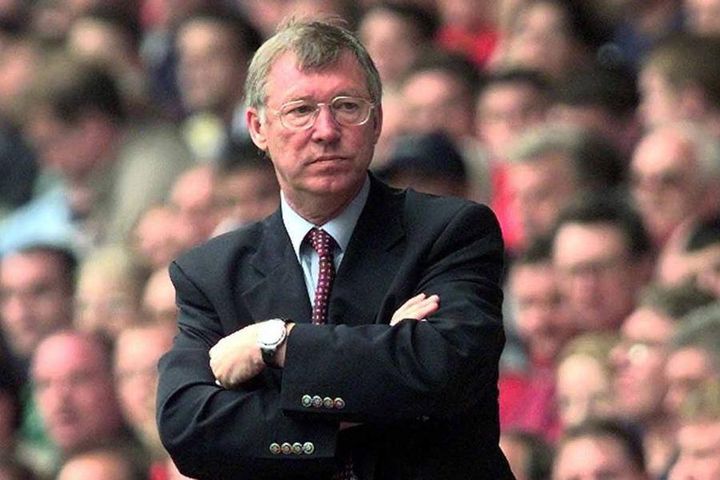 'Tôi đi học về và thấy Sir Alex Ferguson ngồi trên ghế sofa'