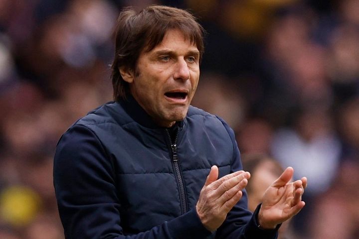 HLV Conte chia tay Tottenham