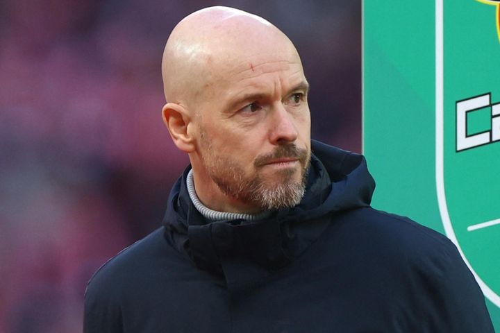 Ten Hag nên học Pep để giải quyết vấn đề của MU