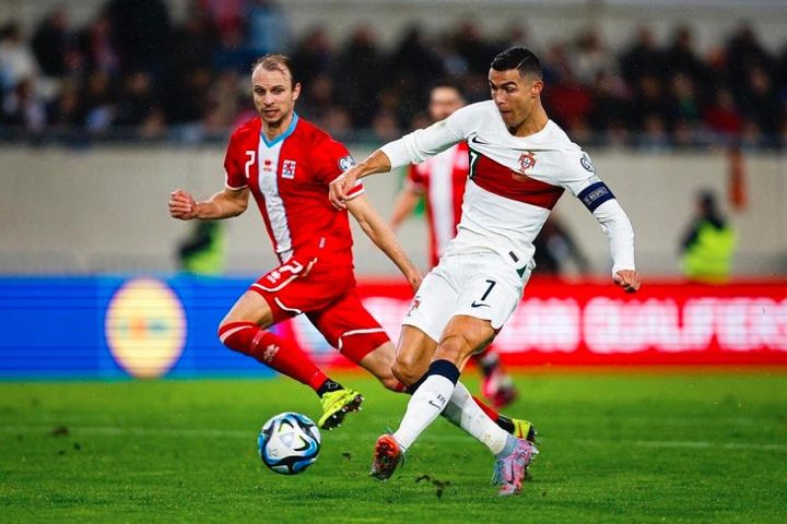 Ronaldo lập cú đúp, Bồ Đào Nha thắng đậm Luxembourg
