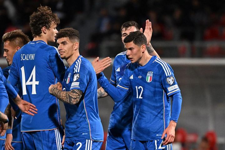 Italy thắng nhọc đội bóng kém tuyển Việt Nam 70 bậc của FIFA
