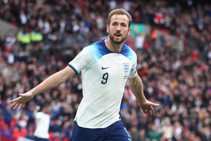 Kane, Saka ghi 2 bàn trong 4 phút, đội tuyển Anh đánh bại Ukraine