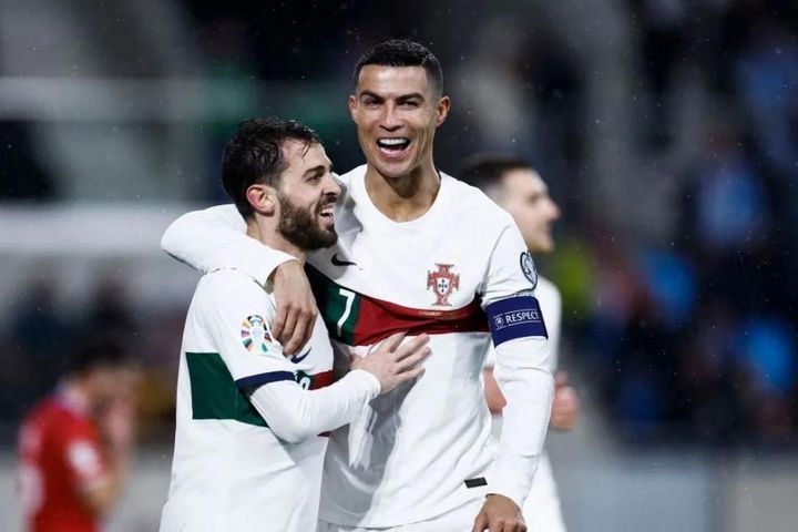 Ronaldo ghi cú đúp, Bồ Đào Nha thắng đậm Luxembourg
