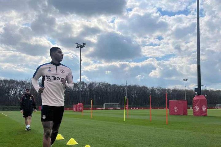 Rashford phải tập riêng