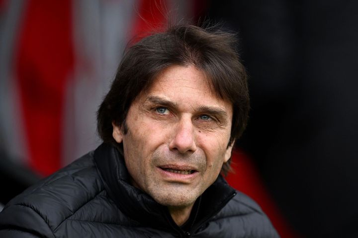 Lý do cầu thủ Tottenham phẫn nộ với Conte