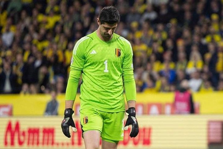 Real Madrid lo mất Courtois ở 2 trận đại chiến Chelsea