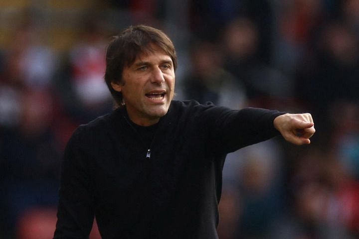 Cầu thủ Tottenham: 'Chúng tôi ủng hộ sa thải Conte'