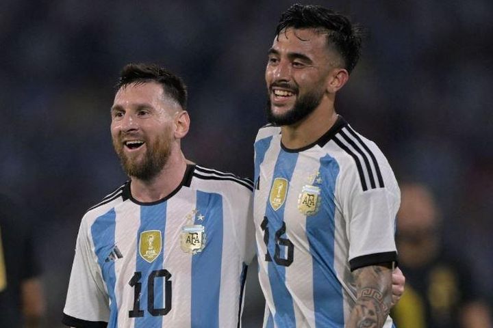 Messi lập hat-trick trong trận thắng 7-0 của Argentina
