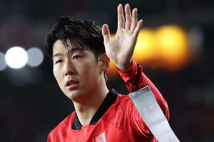 Son Heung-min: 'Tôi rất xin lỗi Conte'