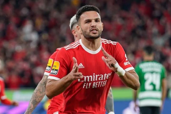 Man United chi tiền khủng chiêu mộ ngôi sao của Benfica