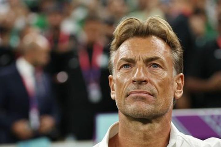Herve Renard từ chức HLV Saudi Arabia, trở về dẫn tuyển nữ Pháp dự World Cup 2023