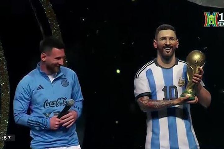 Lionel Messi được Liên đoàn Bóng đá Nam Mỹ tôn vinh