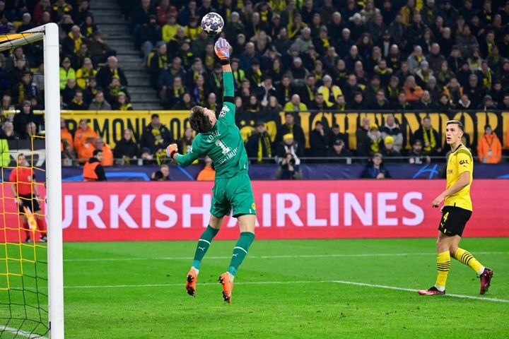 Man United săn ngôi sao Bundesliga thay thế De Gea